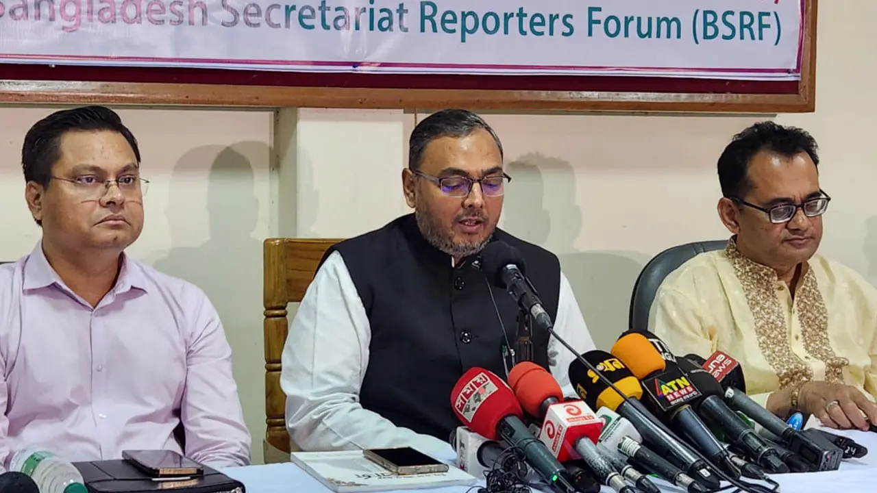গ্রামের চেয়ে শহরের নির্দিষ্ট আয়ের মানুষ চাপে আছে