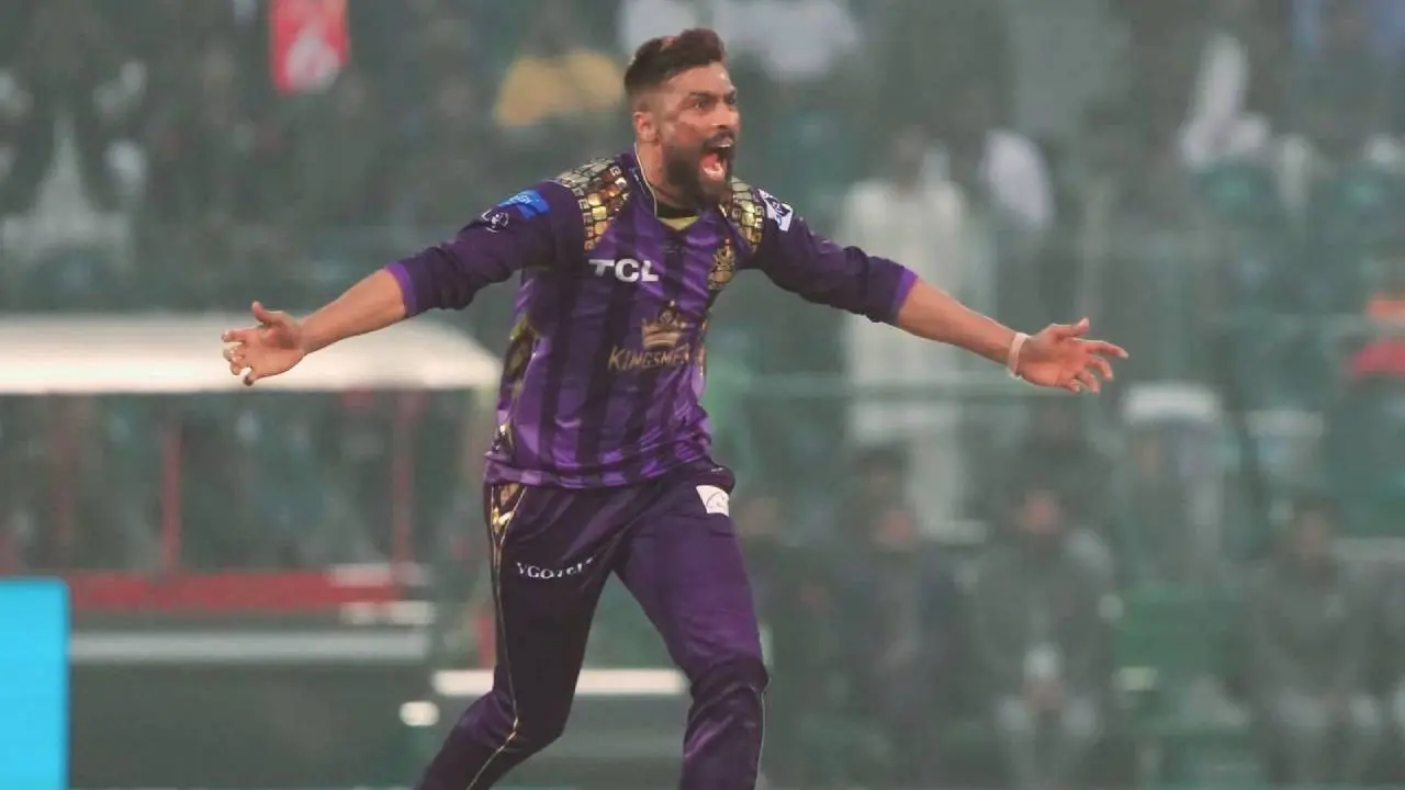 দর্শকের সঙ্গে তর্ক আমিরের, কী হয়েছিল খেলার মাঠে? 