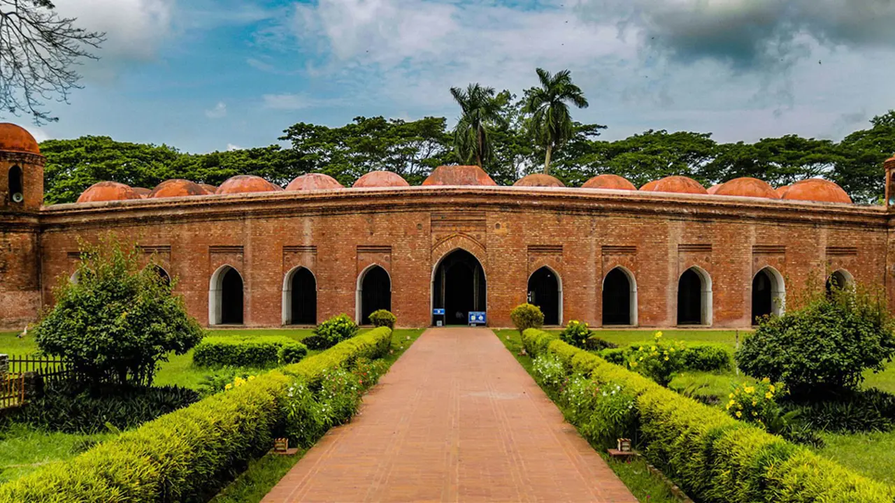 ইতিহাস-ঐতিহ্যের সাক্ষী ষাট গম্বুজ মসজিদ