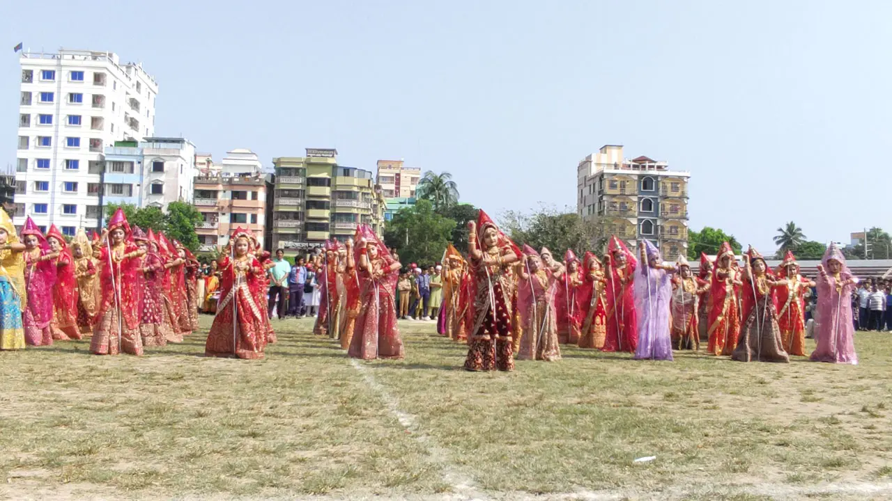 এবার স্বাধীনতা দিবসের অনুষ্ঠানে নজর কাড়ল সেই পুতুল নাচের দল