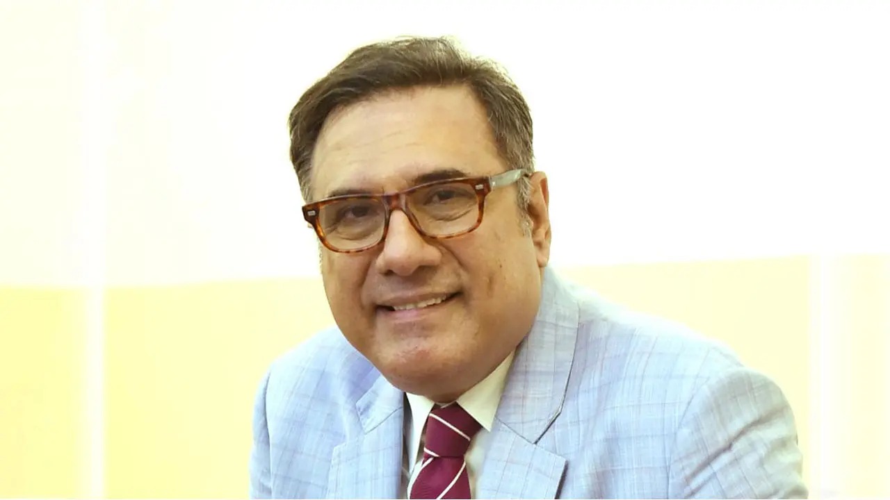 ৬৪ বছর বয়সে এবার পরিচালকের আসনে বোমান ইরানি