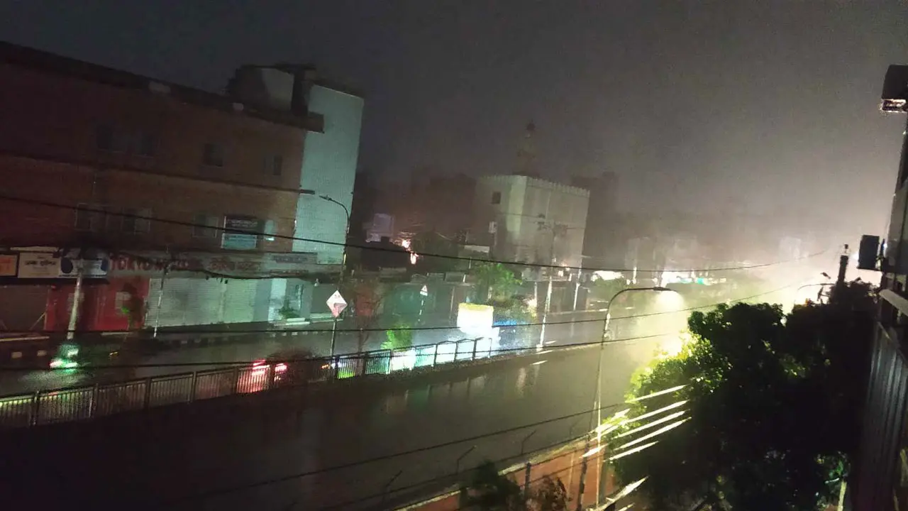মধ্যরাত পর্যন্ত ৬০ কিমি. বেগে ঝড়ের আভাস