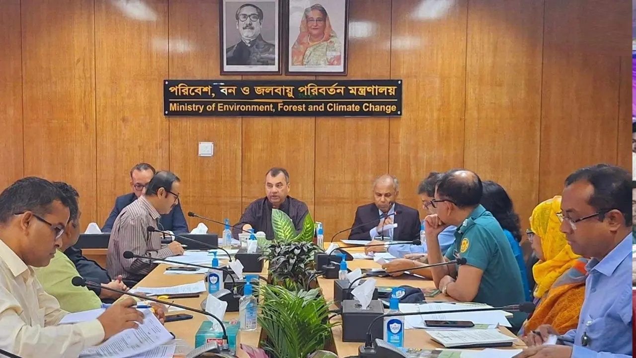 ২০ বছরের বেশি পুরাতন বাস প্রত্যাহার করতে হবে : পরিবেশমন্ত্রী