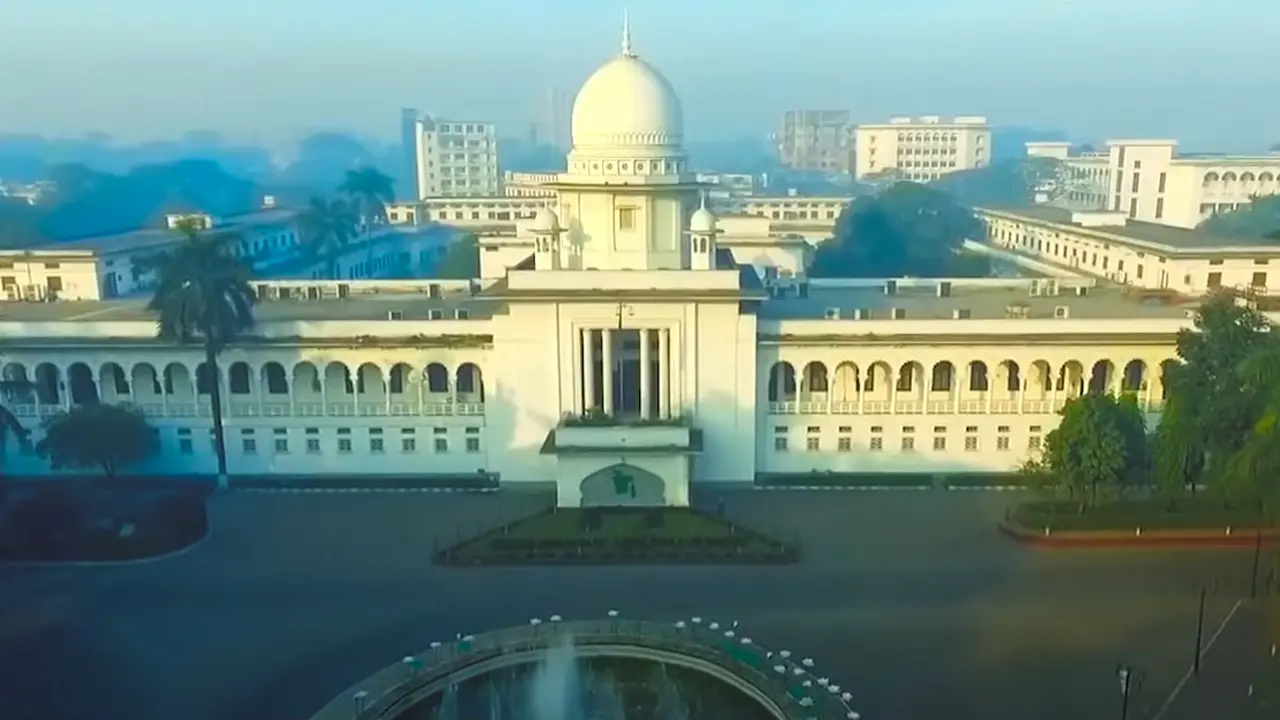 আপিল বিভাগে ছাদ থেকে পড়ল পানি, ১৮ মিনিট বন্ধ থাকল বিচারকাজ