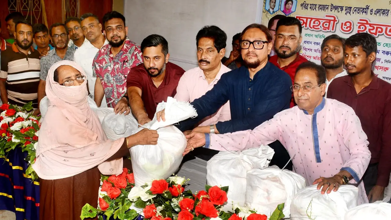 ‘সরকার চোরকে বলছে চুরি করতে, গৃহস্থকে বলছে চোর ধরতে’