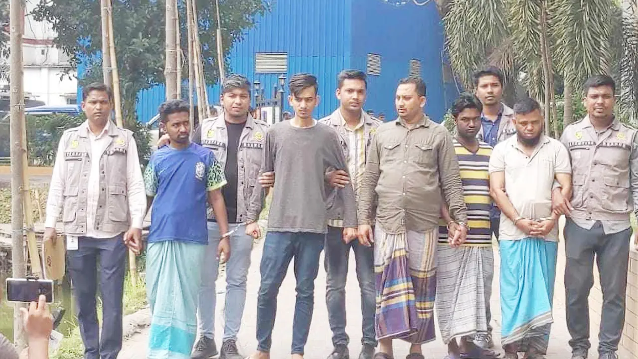 হোটেলে রুম ভাড়া নিয়ে রমজানে ডাকাতির পরিকল্পনা