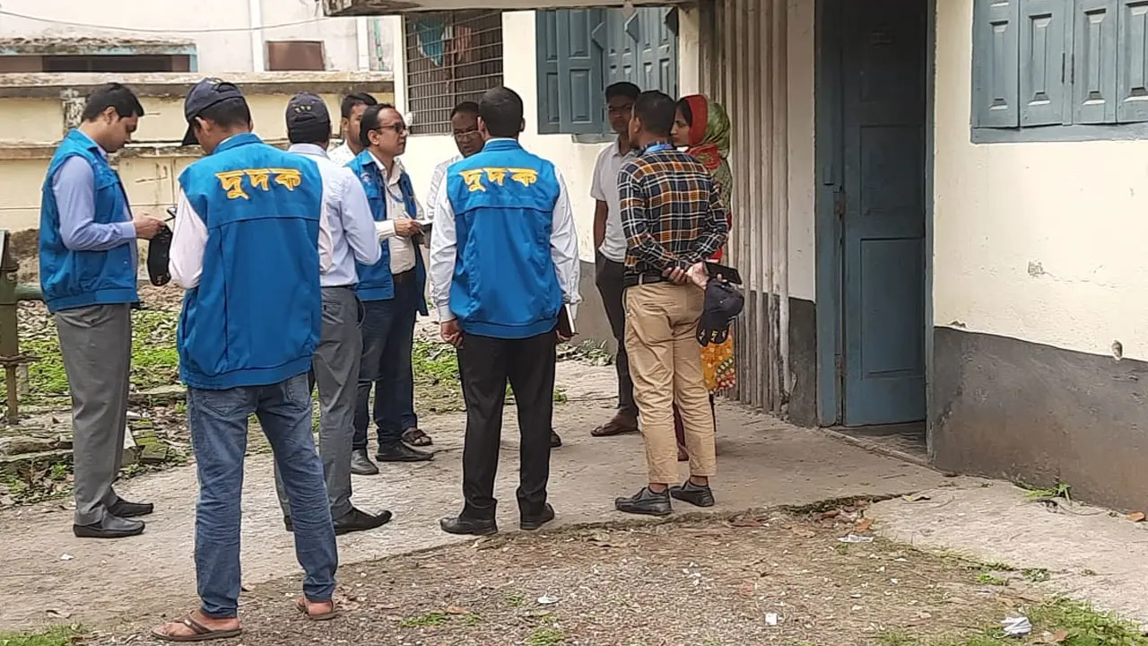 খালি দেখিয়ে বিনা ভাড়ায় কোয়ার্টারে থাকেন হাসপাতালের কর্তারা