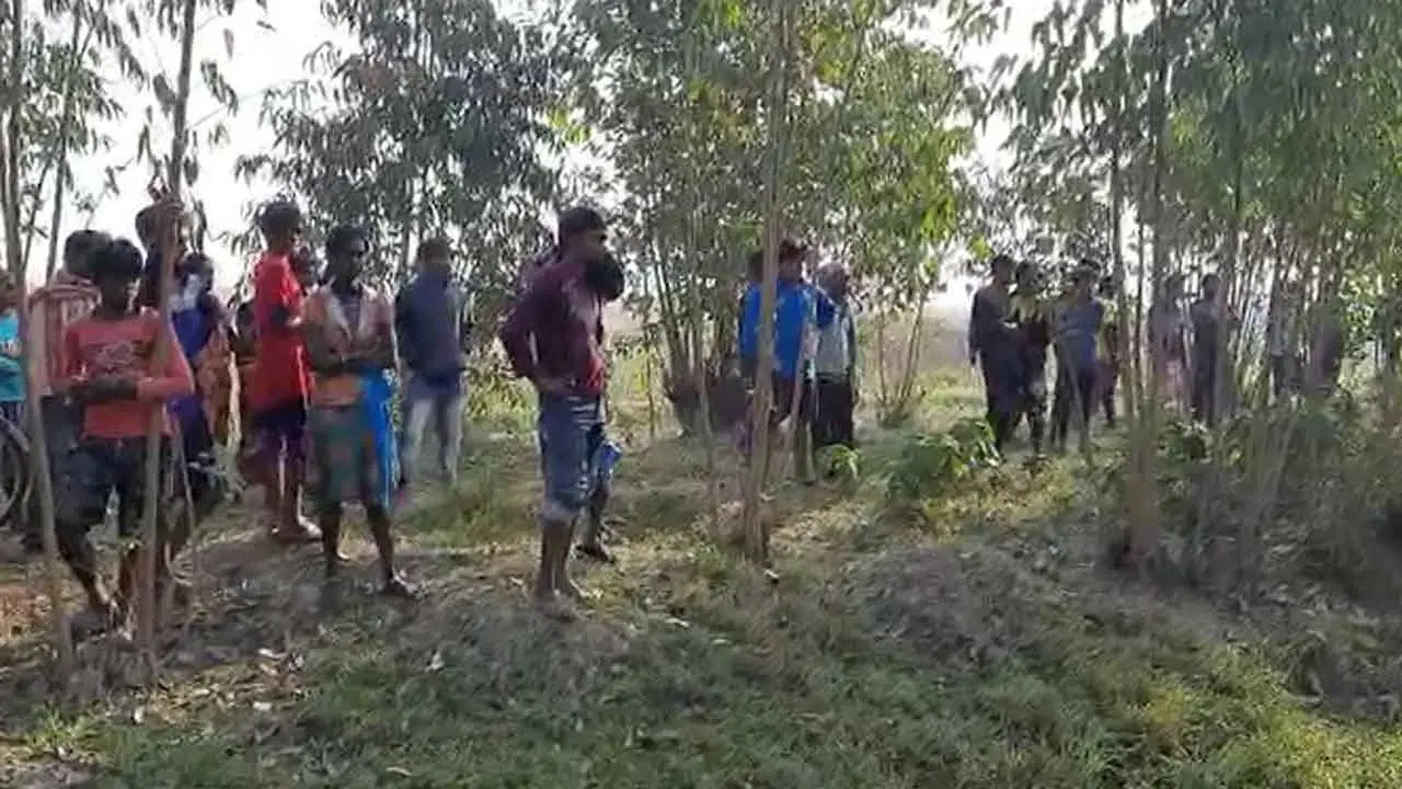 অতিরিক্ত মদ্যপানের পর গলায় ফাঁস দিয়ে আত্মহত্যা!
