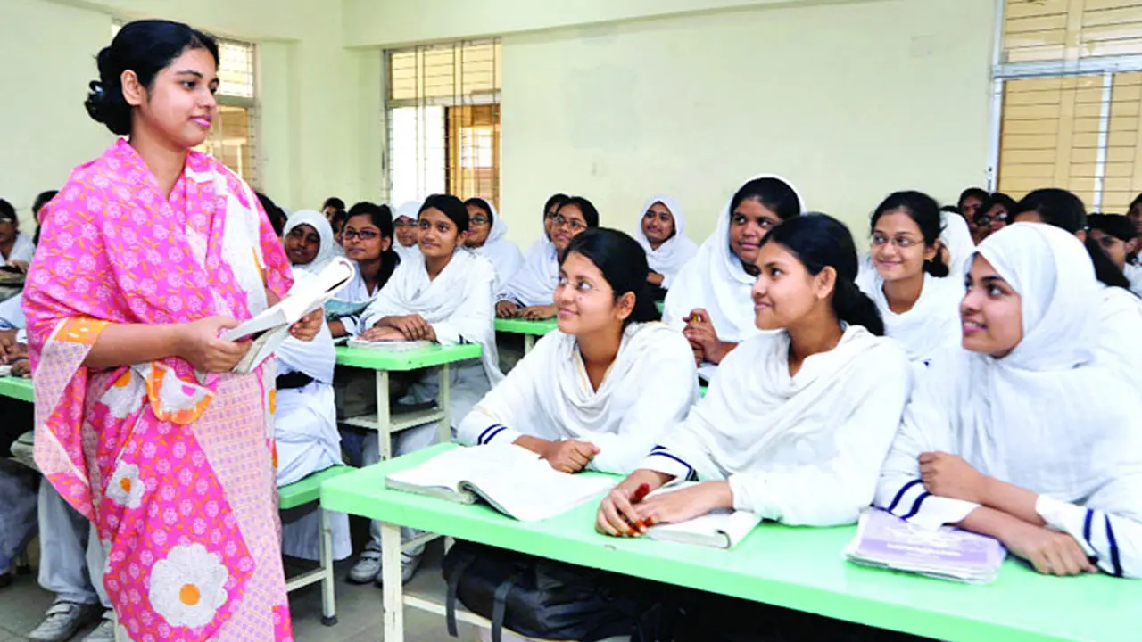 ফিরছে পরীক্ষা পদ্ধতি, মিডটার্ম ও বার্ষিক পরীক্ষা হবে ৫ ঘণ্টার!