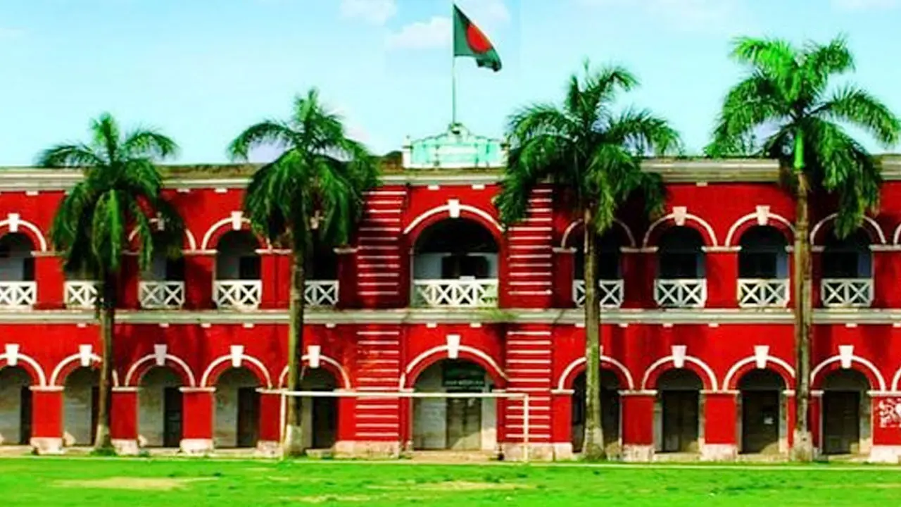 ফেনী কলেজে গণইফতার কর্মসূচিতে ছাত্রলীগের হামলা