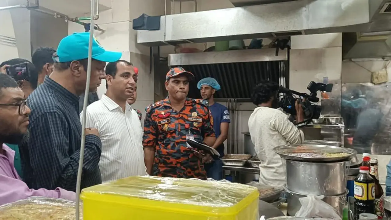ধানমন্ডির তিন রেস্তোরাঁকে ৩ লাখ টাকা জরিমানা