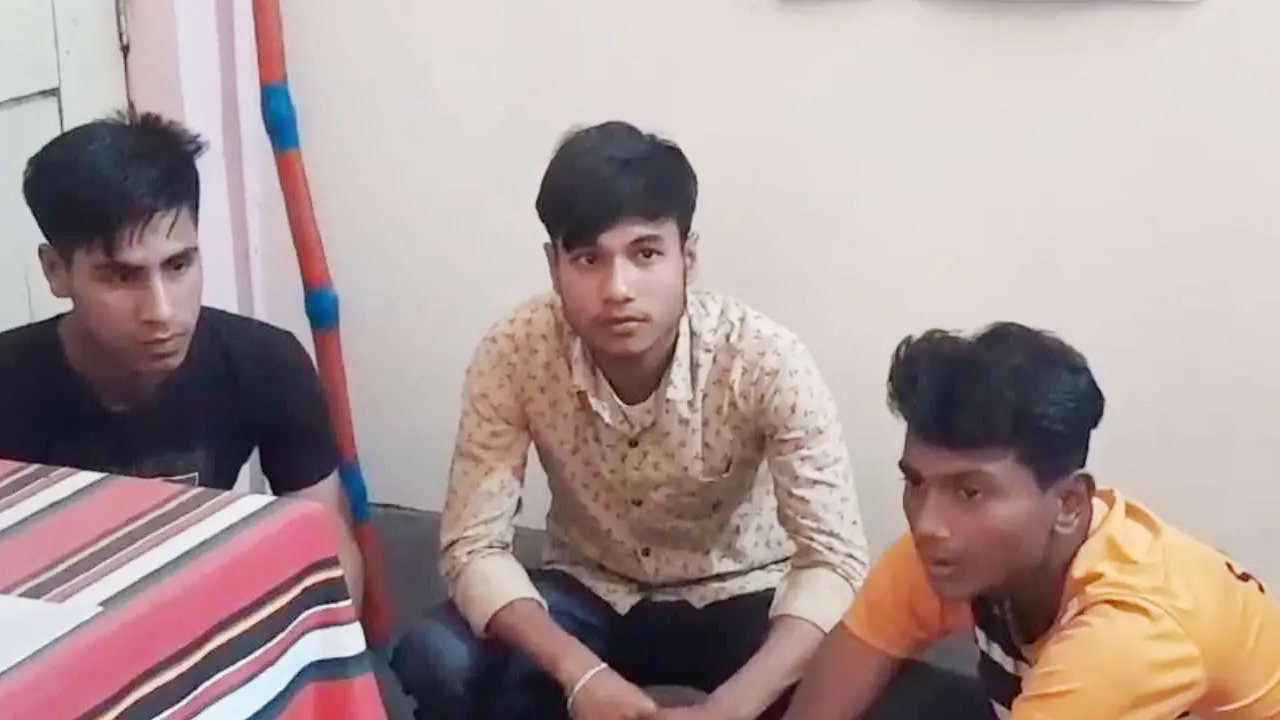 ইউপি নির্বাচনে জাল ভোট দিতে গিয়ে তিন তরুণ আটক