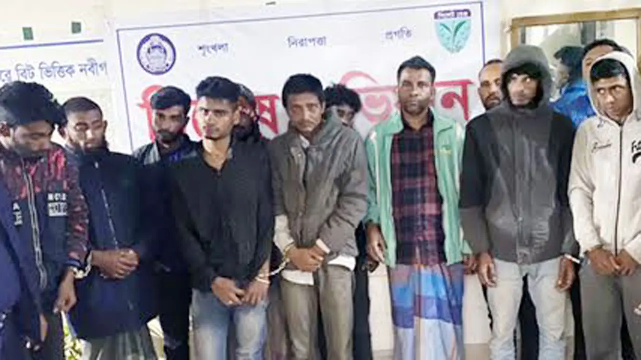 কলেজছাত্র হত্যায় সংঘর্ষ : তিনশ জনের বিরুদ্ধে মামলা, গ্রেপ্তার ১৪