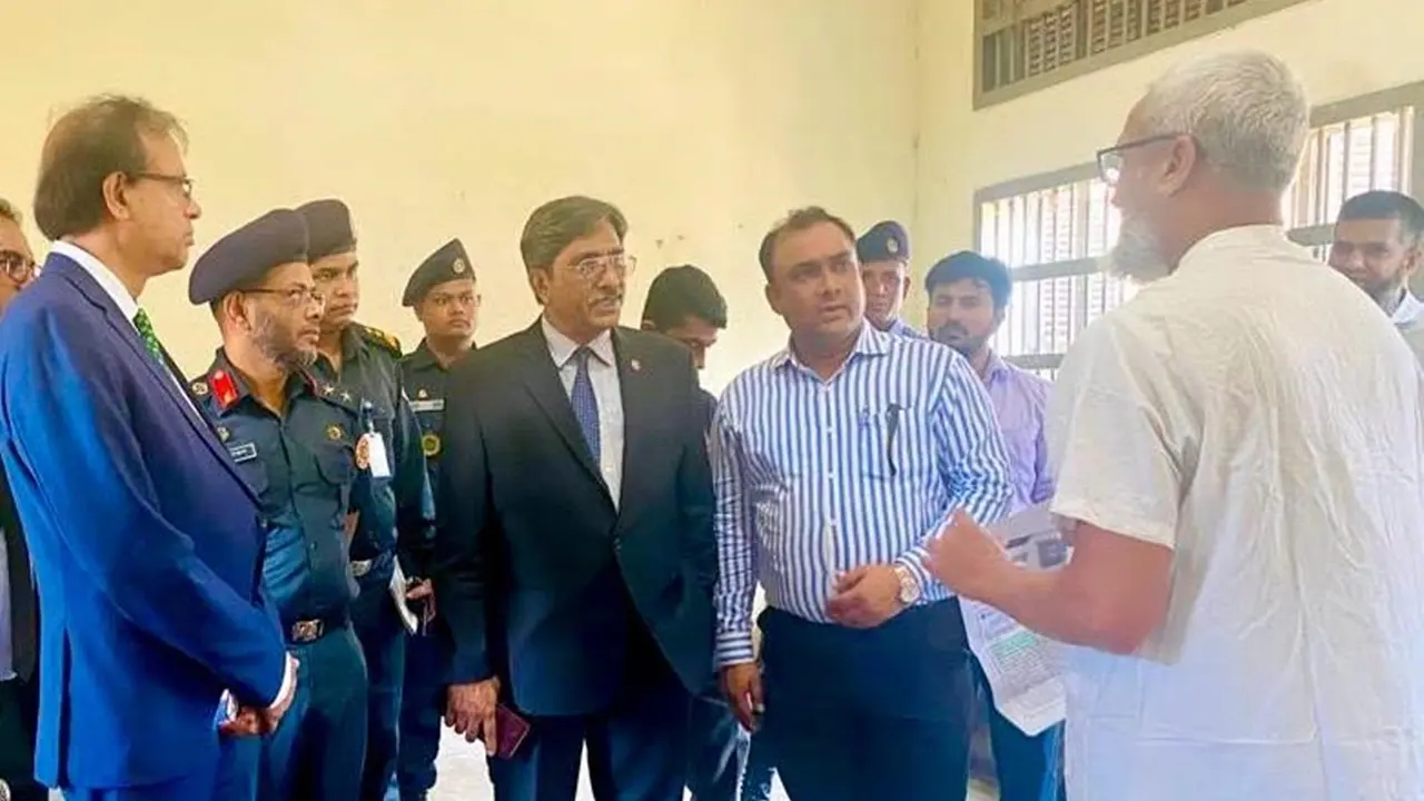 কারাগারকে সংশোধনাগার হিসেবে গড়তে পাঠাগার উন্নত করতে হবে