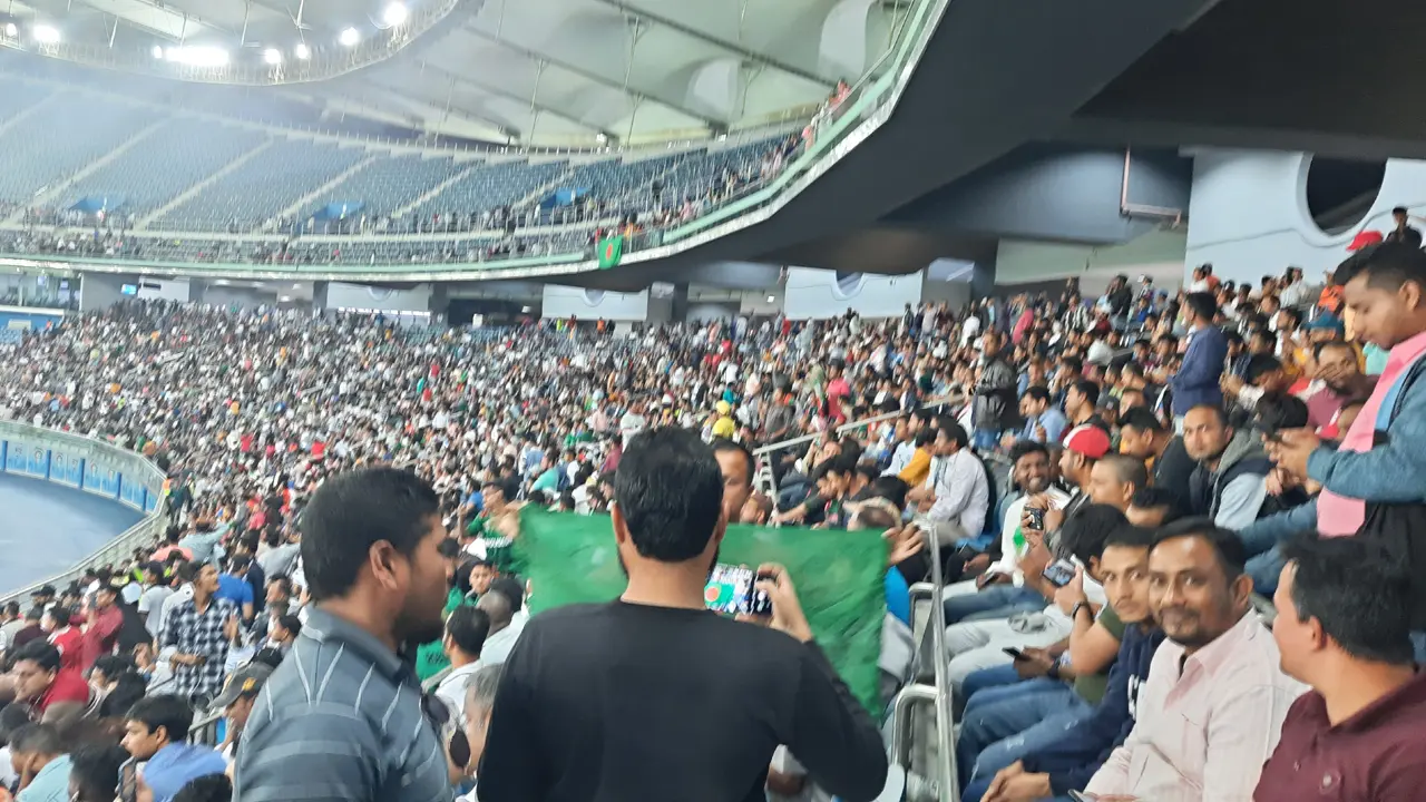 প্রবাসীদের আশা মরুর বুকে বালি চাপা দিয়ে গেল বাংলাদেশি ফুটবলাররা