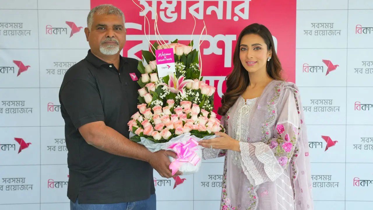 বিকাশের ব্র্যান্ড এনডোর্সার হলেন বিদ্যা সিনহা মীম