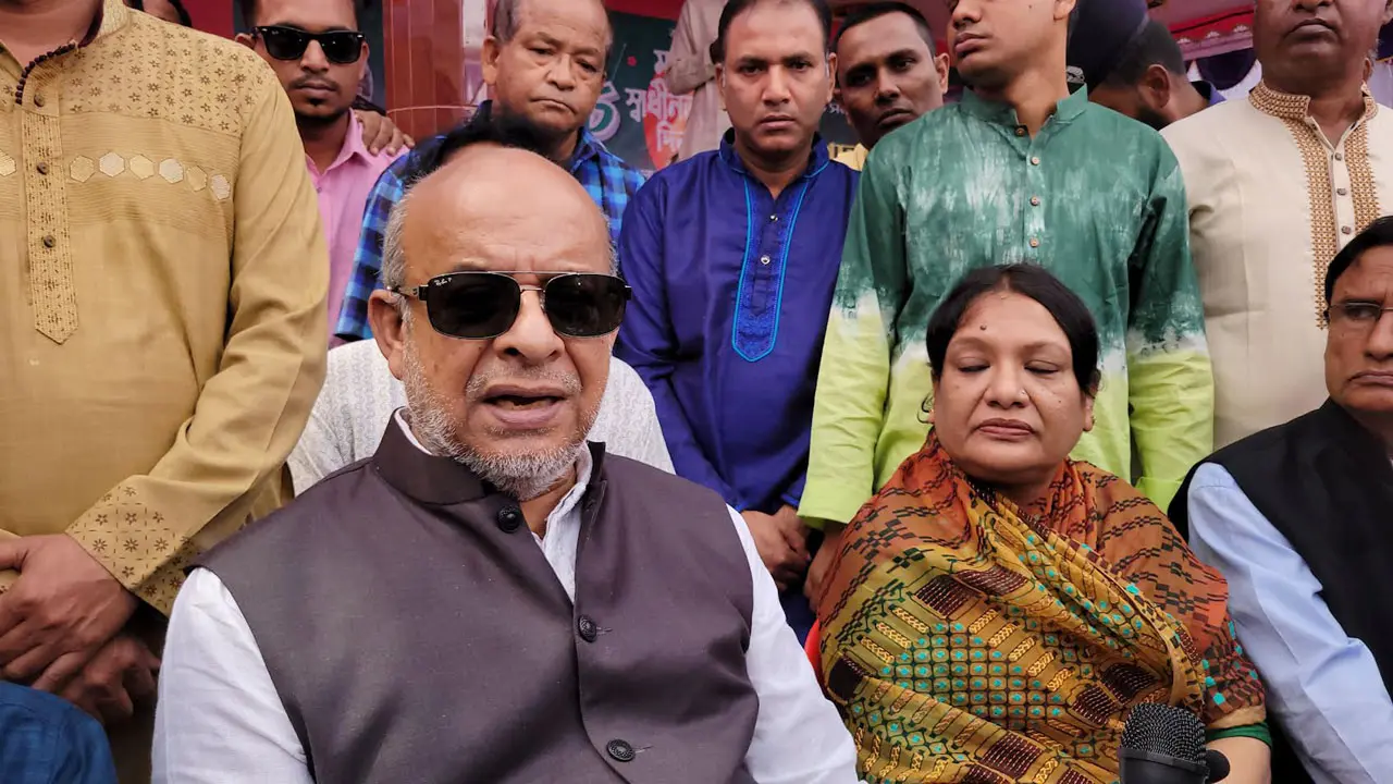 টিকিট কালোবাজারি বন্ধে জিরো টলারেন্স : রেলমন্ত্রী