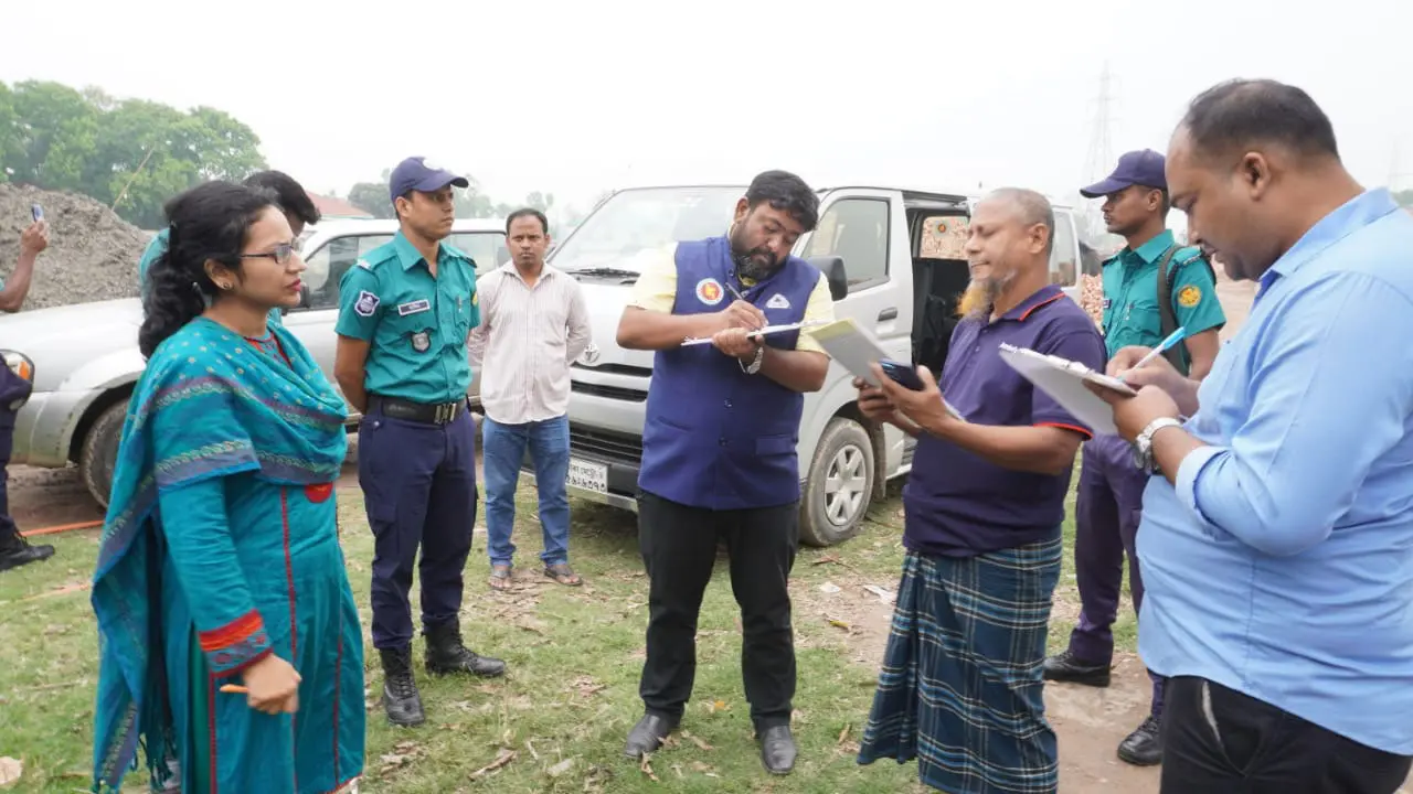 ইটভাটায় বিএসটিআইয়ের অভিযান, ৩ লাখ টাকা জরিমানা