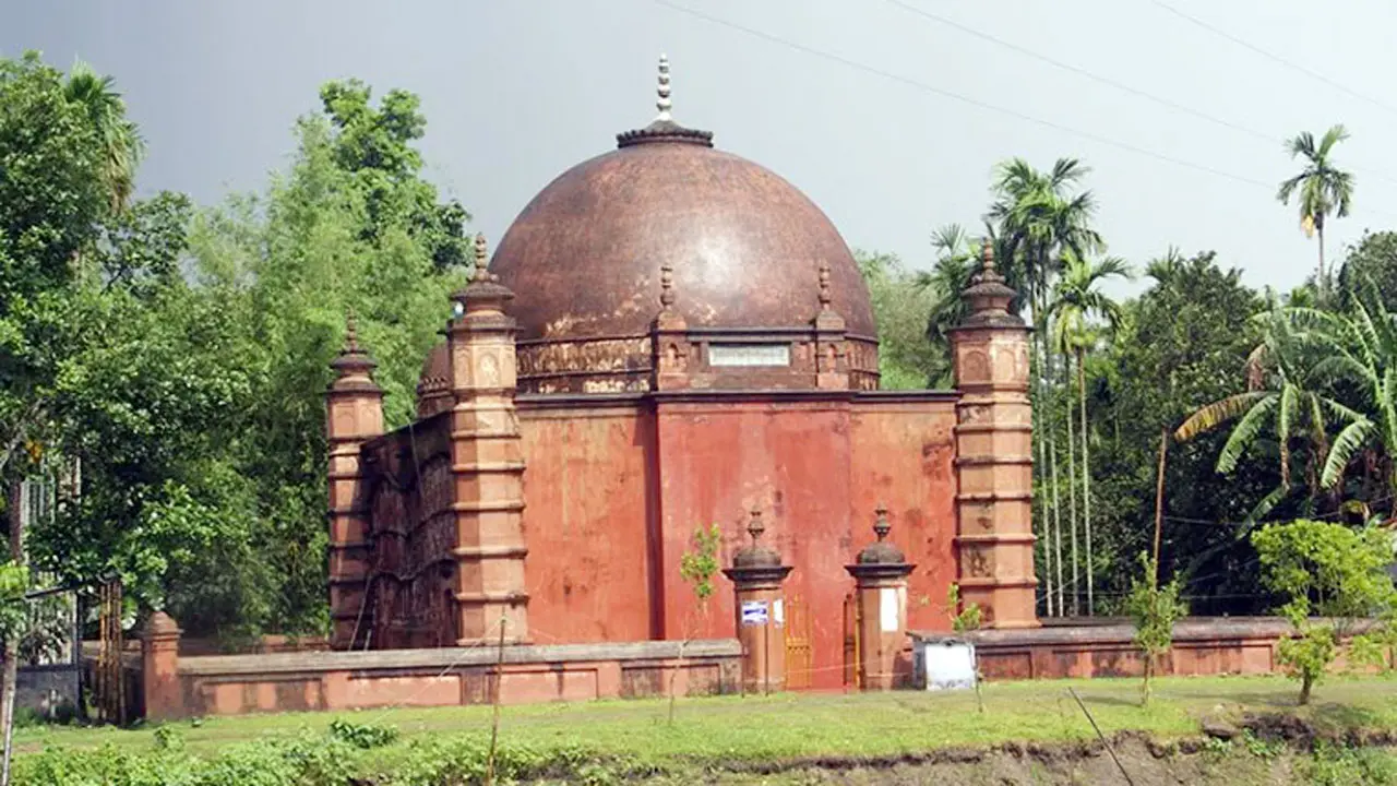 কালের সাক্ষী হয়ে দাঁড়িয়ে আছে ৪১৪ বছরের আতিয়া মসজিদ