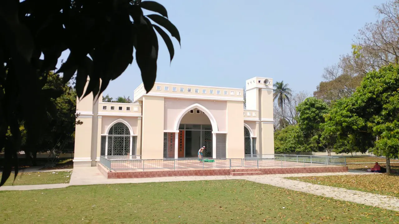 নান্দনিক নির্মাণশৈলী আর স্থাপত্যে অনন্য জঙ্গলবাধাঁল মসজিদ