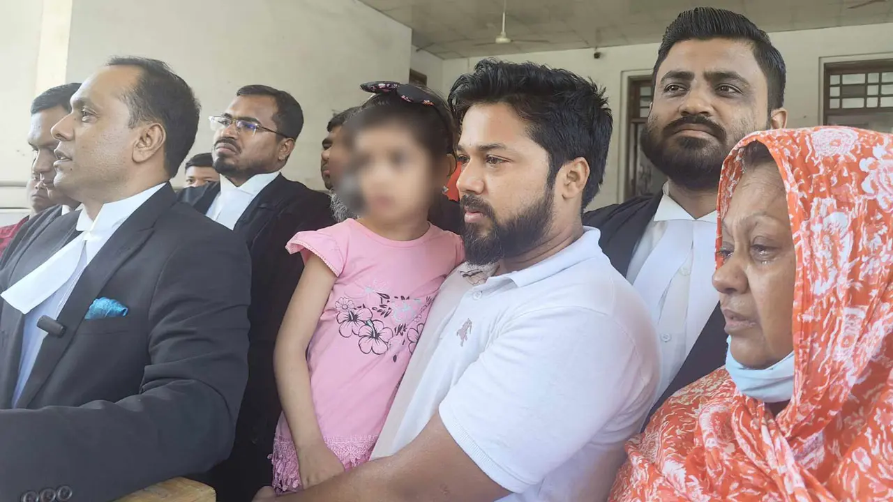 শিশু নূরীর কান্না : মা হাফসাকে জামিন দিলেন হাইকোর্ট