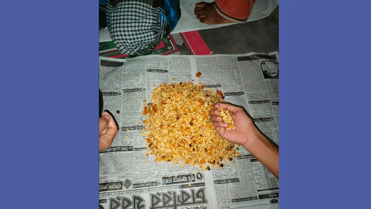 রমজানে মেসের শিক্ষার্থীদের সাদামাটা ইফতার 