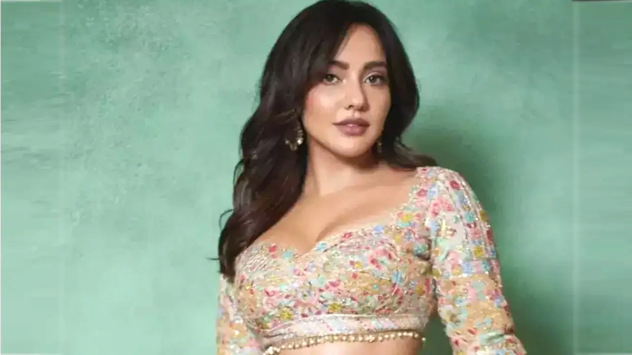 ভোটে প্রার্থী নেহা শর্মা! কোন দলের হয়ে লড়ছেন?