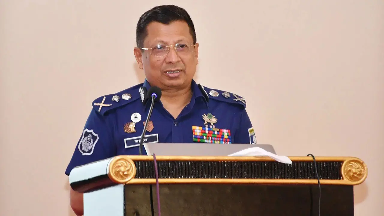 অগ্নিকাণ্ডের ঘটনায় কারও ত্রুটি-বিচ্যুতি থাকলে ছাড় দেওয়া হবে না