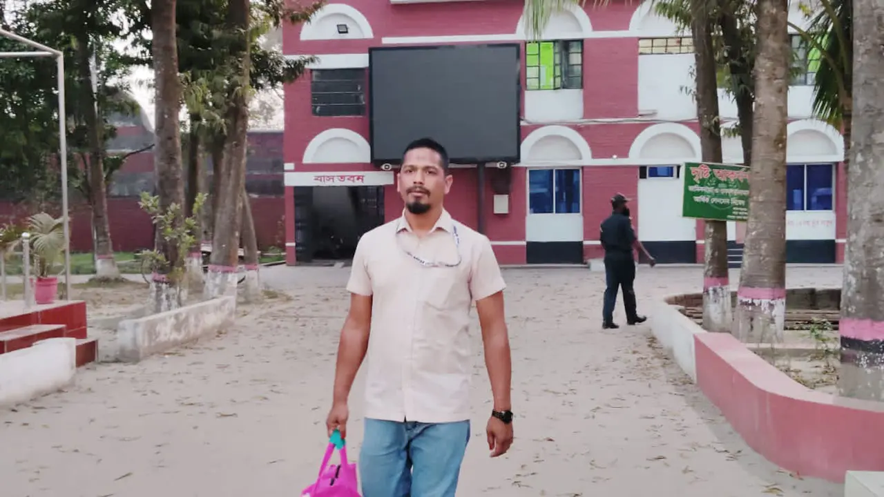 কারাগার থেকে বের হয়ে এডিসিকে দুষলেন সাংবাদিক রানা