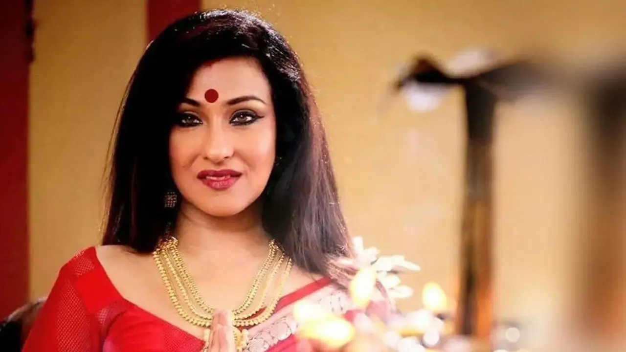 সংসার ও অভিনয় দু’ক্ষেত্রেই একা যুদ্ধ চালিয়ে যাচ্ছি : ঋতুপর্ণা