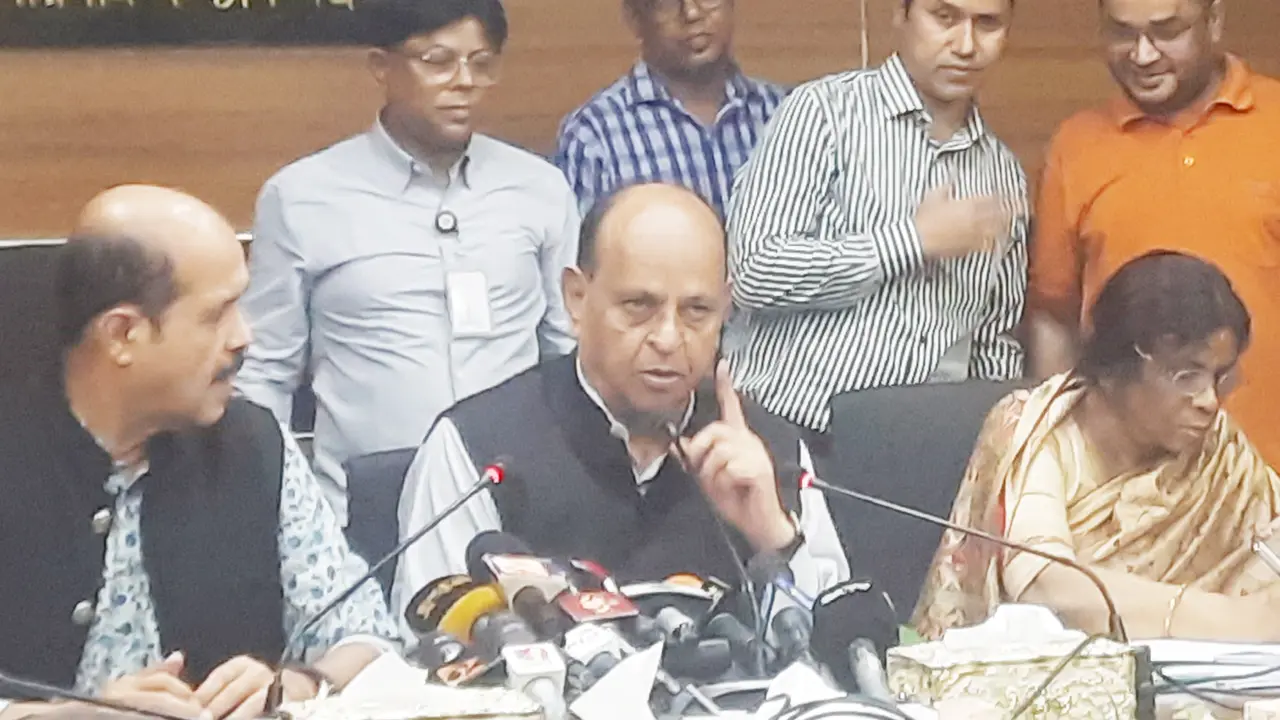‘ডেঙ্গু মোকাবিলায় হাসপাতাল প্রস্তুত রাখার নির্দেশ দেওয়া হচ্ছে’