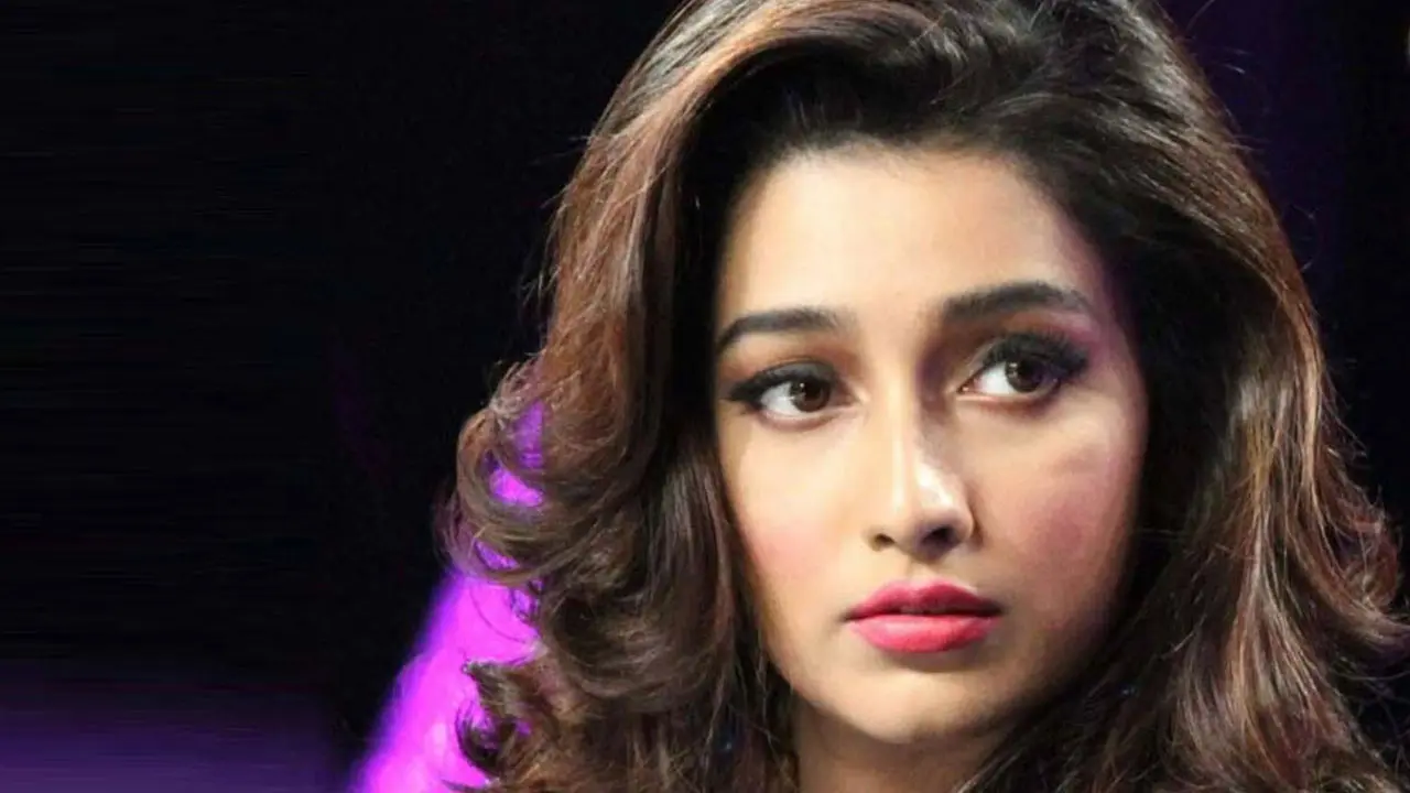 গত দুই বছরে পাত্র খোঁজার সময় পাইনি : সায়ন্তিকা