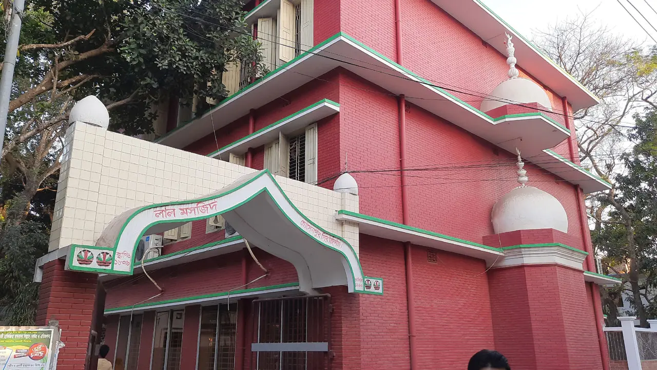 ইতিহাসের সাক্ষী সিরাজগঞ্জের লাল মসজিদ