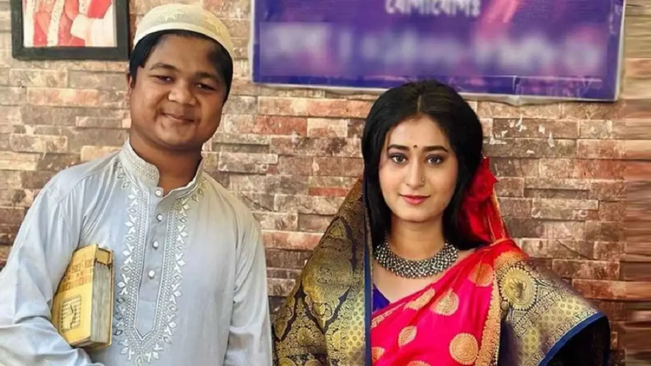 বিয়ের ছবি নিয়ে মুখ খুললেন অভিনেতা শরিফুল