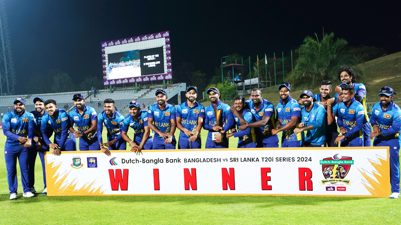 হৃদয়ের সঙ্গে বাদানুবাদ, পরে সদলবলে টাইমড-আউট উদযাপন শ্রীলঙ্কার