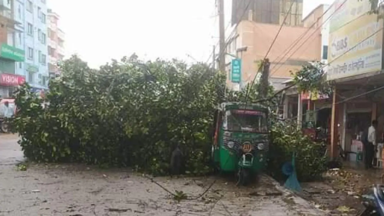 সাত অঞ্চলে ৬০ কিমি. বেগে ঝড়ের আভাস
