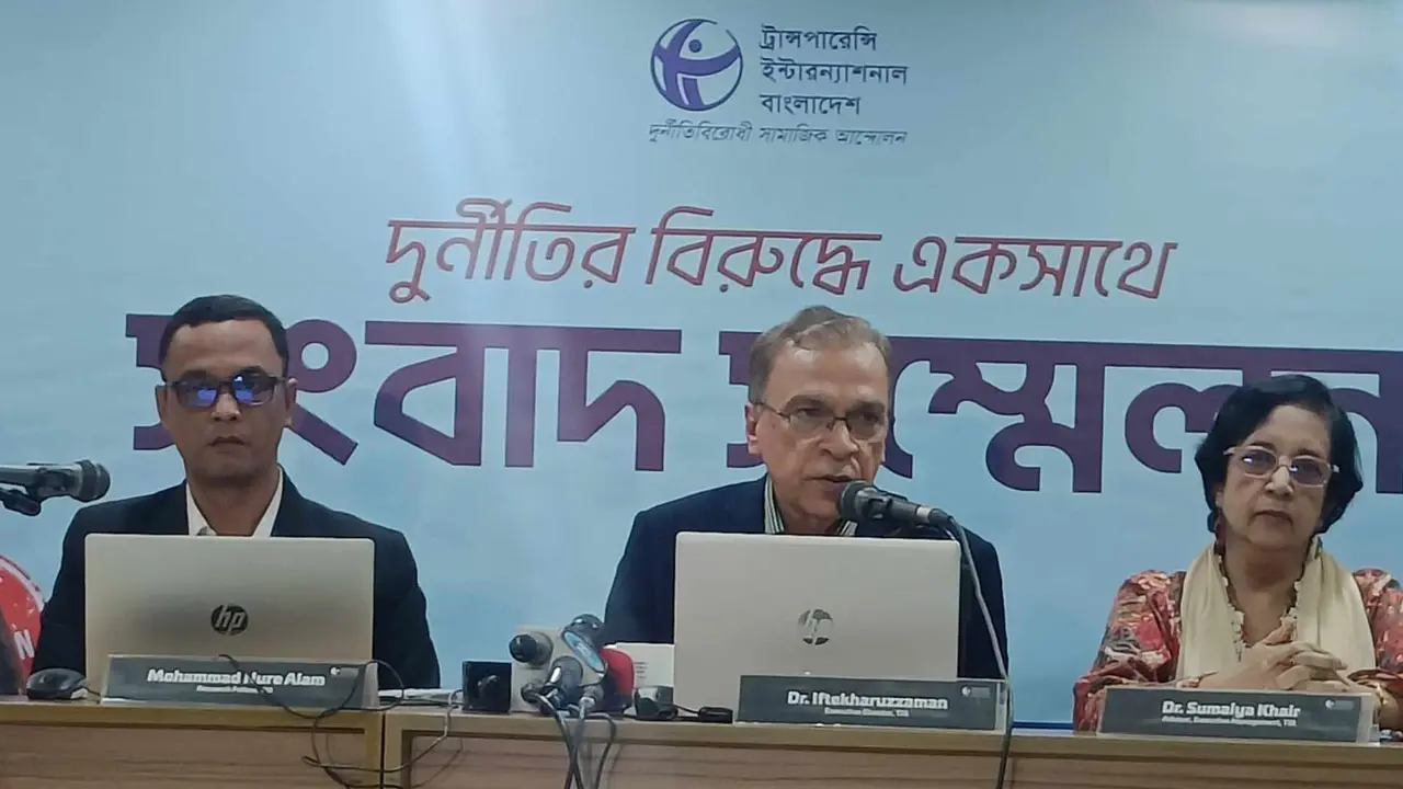 বাস ঘিরে বছরে হয় হাজার কোটি টাকা ঘুষ বাণিজ্য : টিআইবি