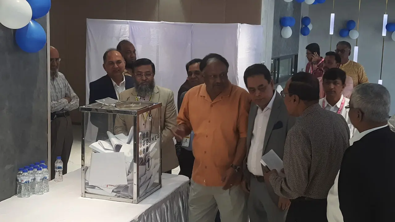 ভোট দিয়ে যা বললেন টিপু মুনশি ও সালাম মুর্শেদী