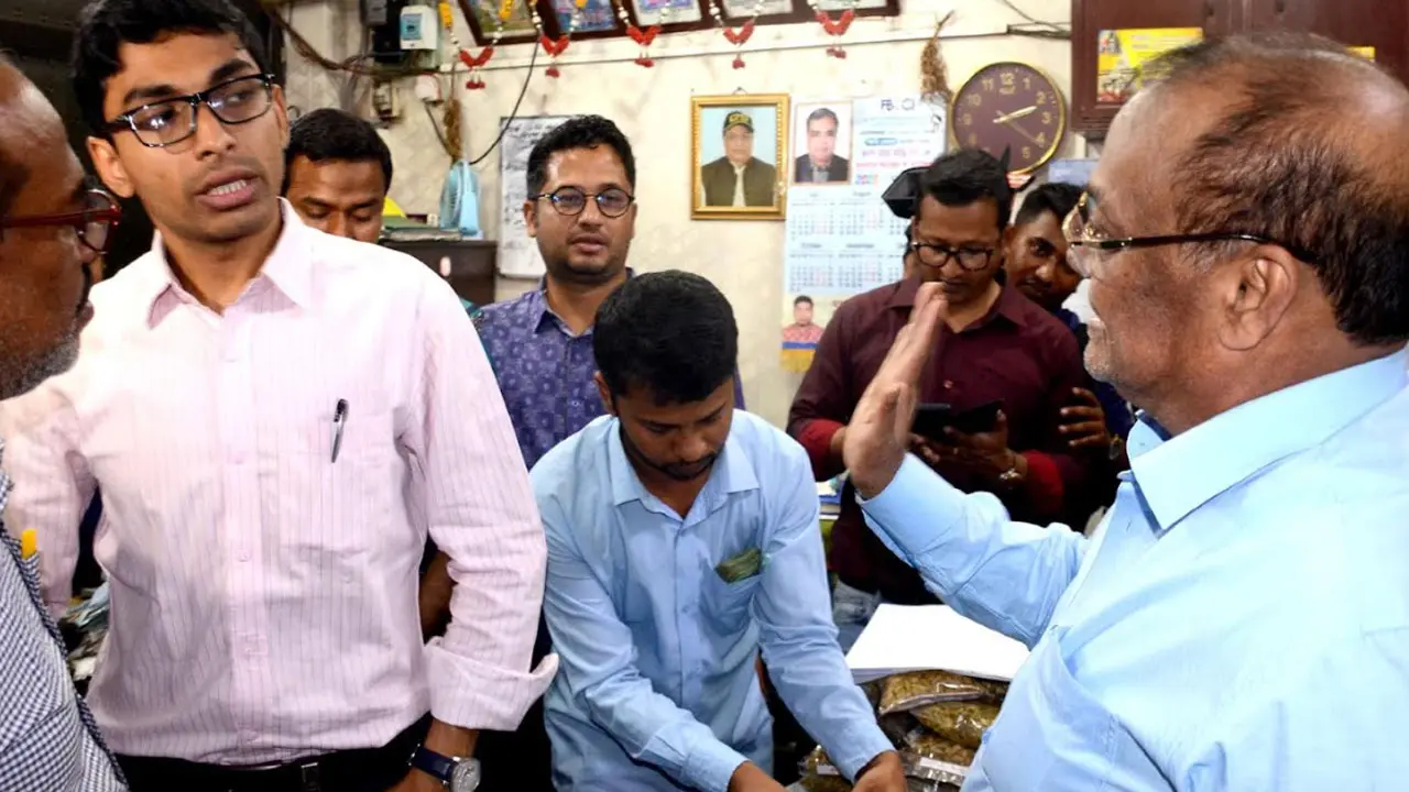 ১৪৫০ টাকার এলাচ বিক্রি হচ্ছিল ৩১০০ টাকায়