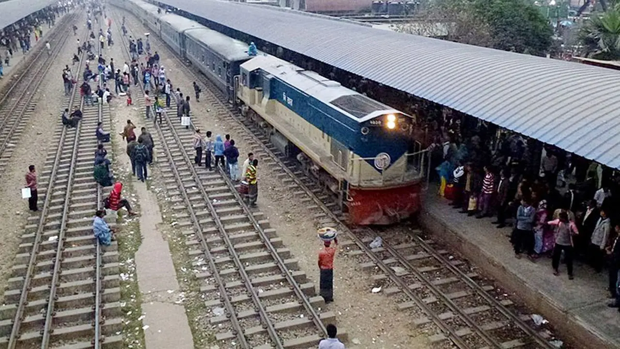 ঈদ যাত্রায় বিমানবন্দর স্টেশনে দাঁড়াবে না ঢাকাগামী ৯ ট্রেন