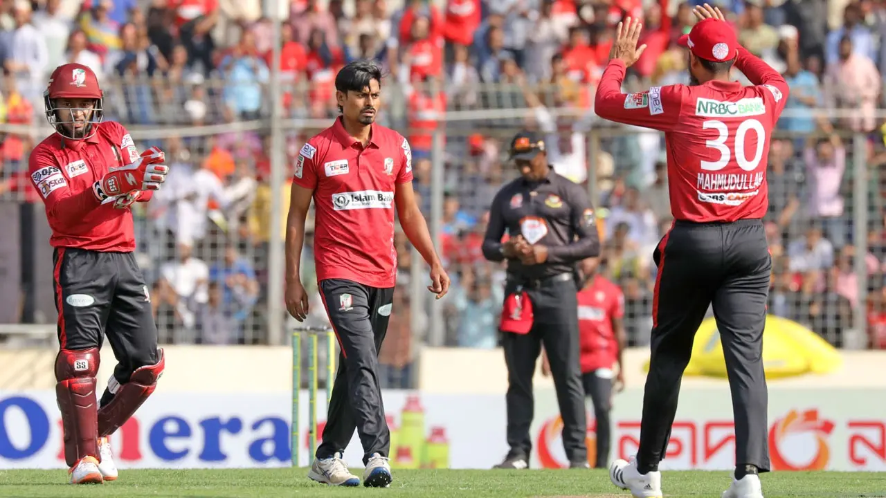 তাইজুলকে নেওয়ায় ‘একটি দল’ হেসেছিল : তামিম