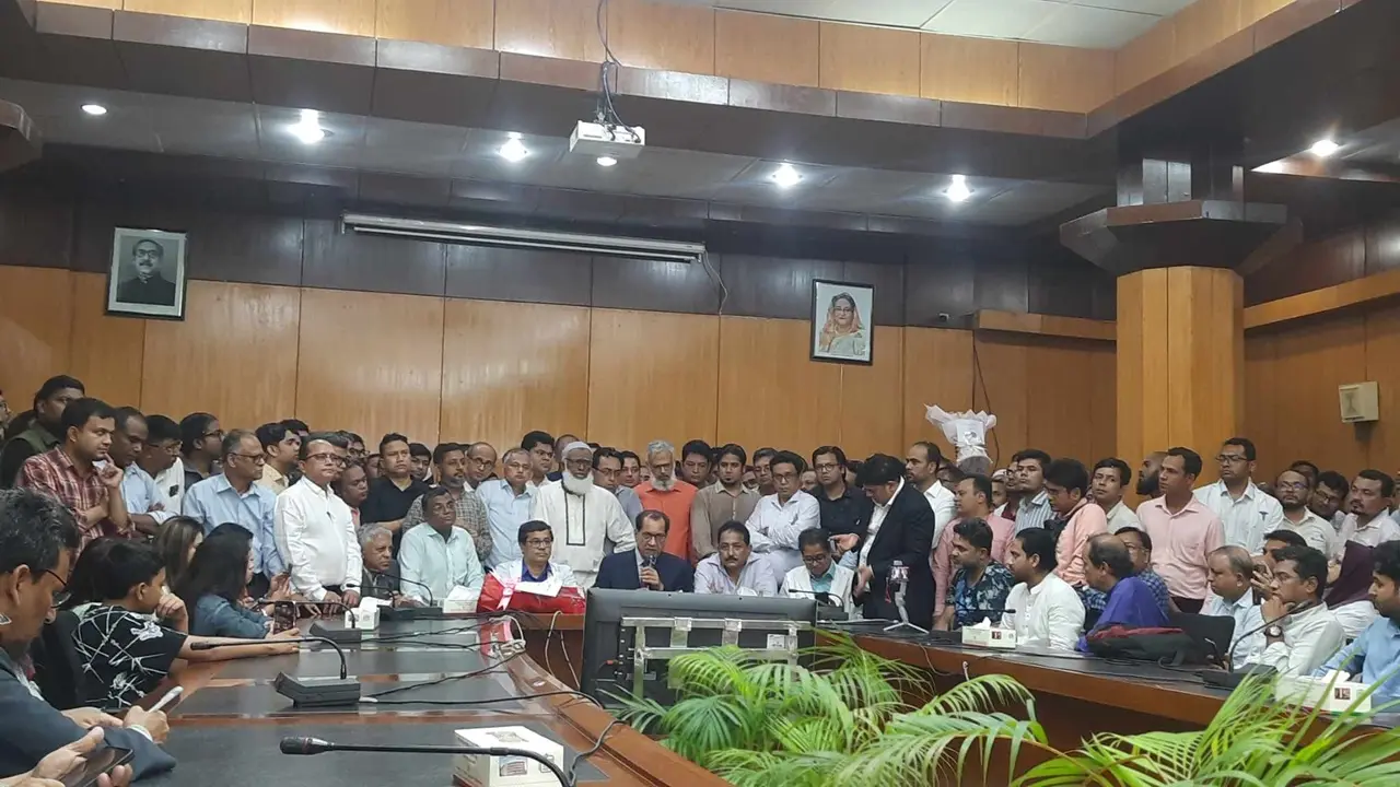 দায়িত্ব নিয়ে ভিসি বললেন ‘দুর্নীতি করব না, প্রশ্রয়ও দেবো না’