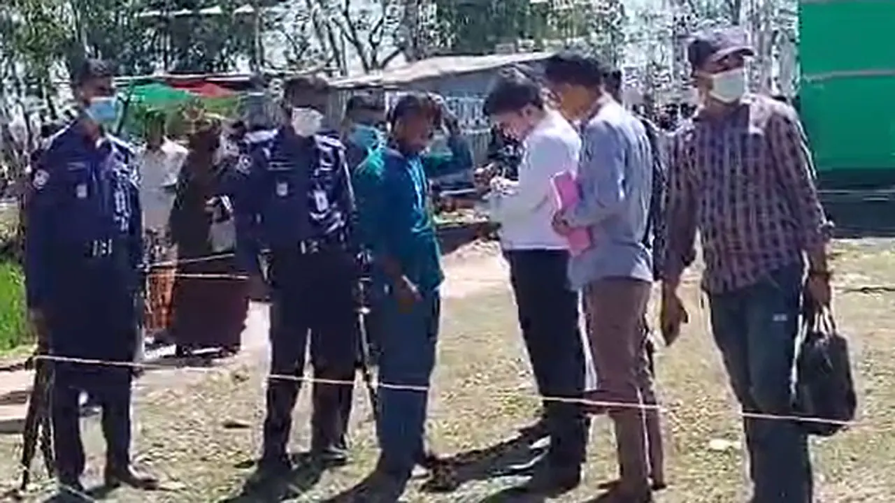 চট্টগ্রামে জাল ভোট দিতে গিয়ে ধরা, যুবকের এক মাসের কারাদণ্ড