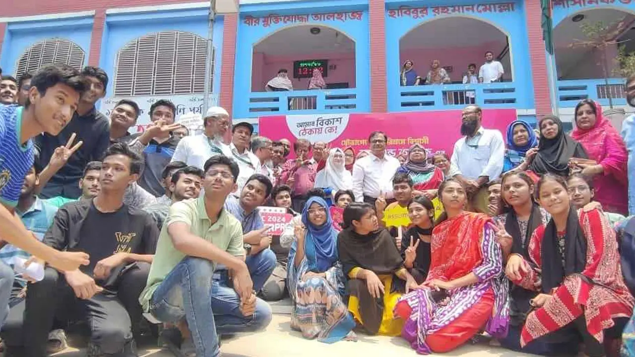 এ কে উচ্চ বিদ্যালয়ে জিপিএ-৫ পেয়েছে ৪৯৬ জন