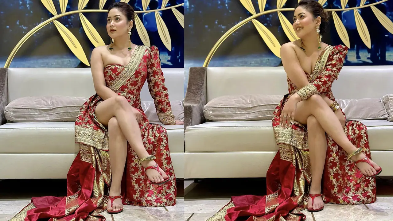 কানে কাতান মিডি ড্রেসে মুগ্ধতা ছড়ালেন ভাবনা, কটাক্ষ নেটিজেনদের