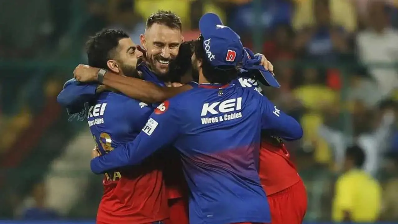 চেন্নাইকে বিদায় করে প্লে-অফে কোহলির বেঙ্গালুরু