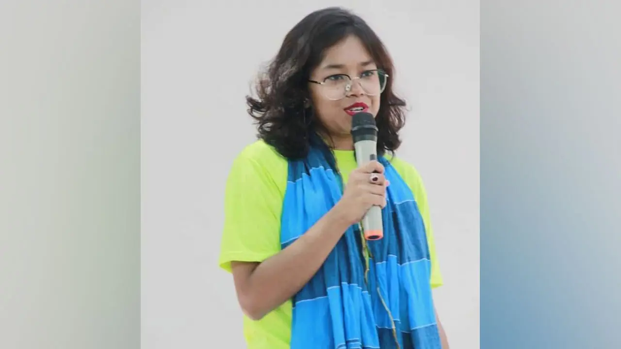 স্নাতকে ৩.৬৫ পেয়ে আইন বিভাগে তৃতীয় সেই অবন্তিকা