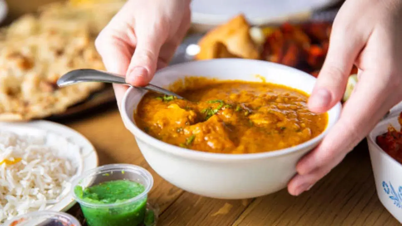 খাবার বারবার গরম করে খান? হতে পারে যেসব ক্ষতি