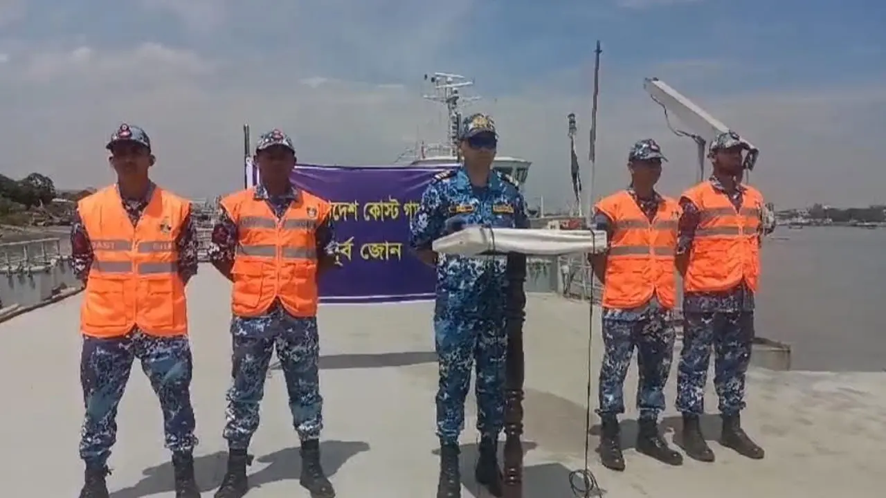সাগরে গভীর নিম্নচাপ, চট্টগ্রামে কোস্ট গার্ডের মাইকিং