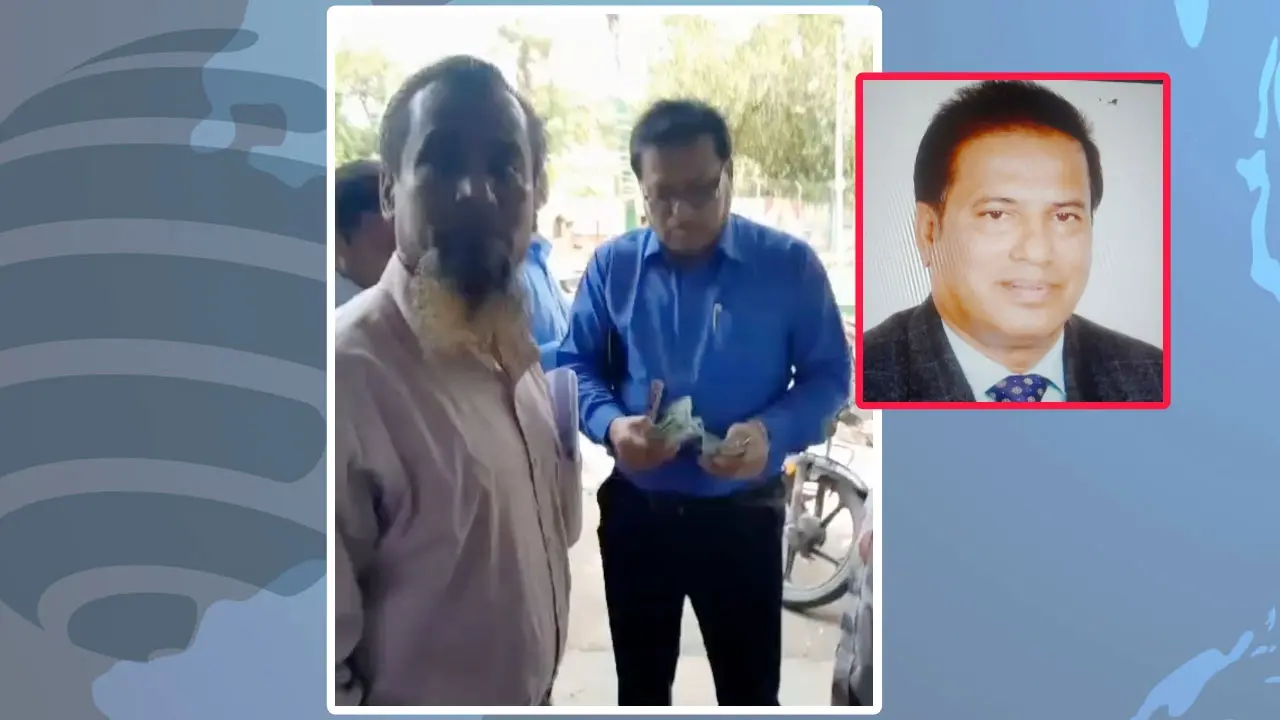 কুমিল্লায় চেয়ারম্যান প্রার্থীর টাকা বিতরণের ভিডিও ভাইরাল